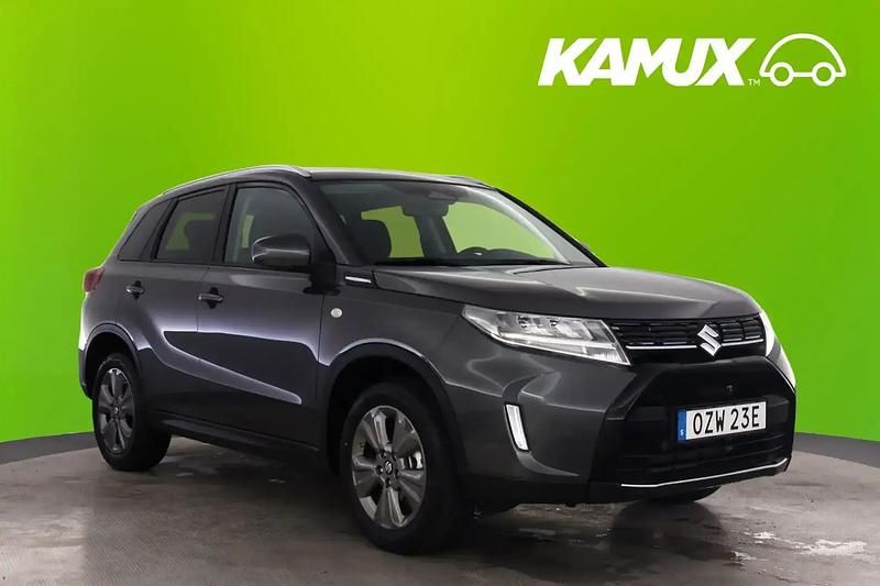 Silver/grå Ny 2025 Suzuki Vitara SUV | 279 800 kr (Marknadspris) - Bild 1/4