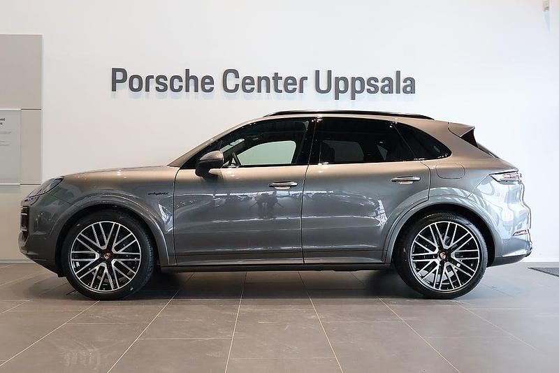 Ny Porsche Cayenne Edition 305 HK (224 kW) 2025 Grå SUV