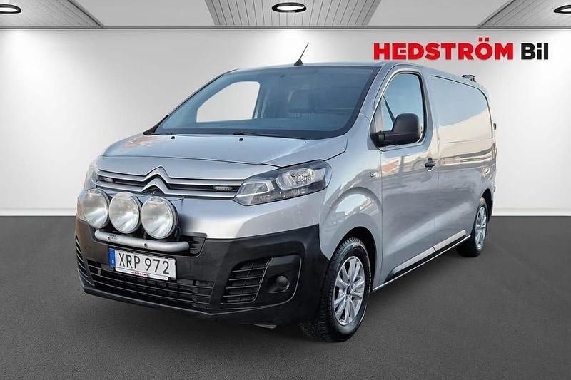 Begagnad Citroën Jumpy 124 HK (91 kW) 2016 Silver Minibuss