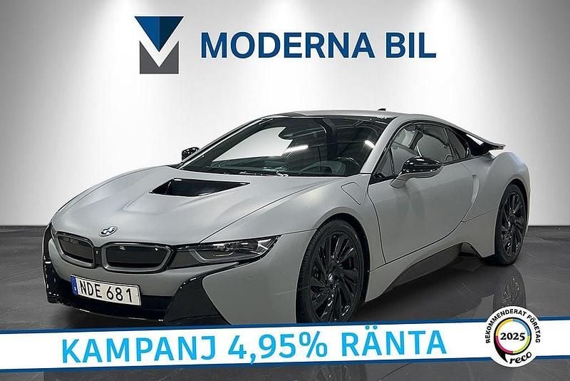 Vit Begagnad 2016 BMW i8 Sportkupé | 599 900 kr - Bild 1/4