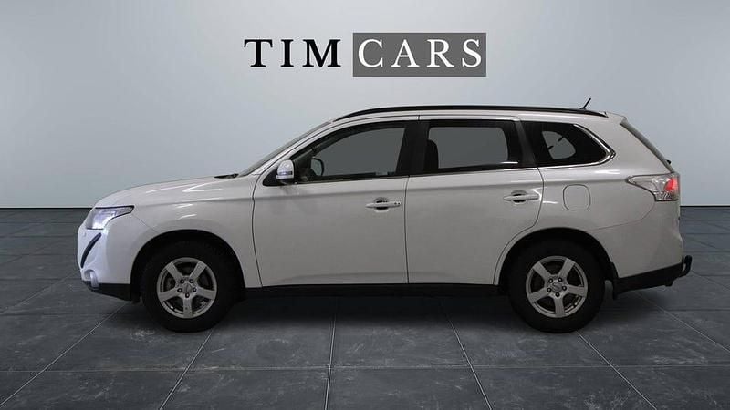 Begagnad Mitsubishi Outlander 152 HK (111 kW) 2012 Vit SUV