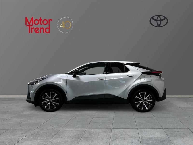 Begagnad Toyota C-HR 2024 Silver SUV