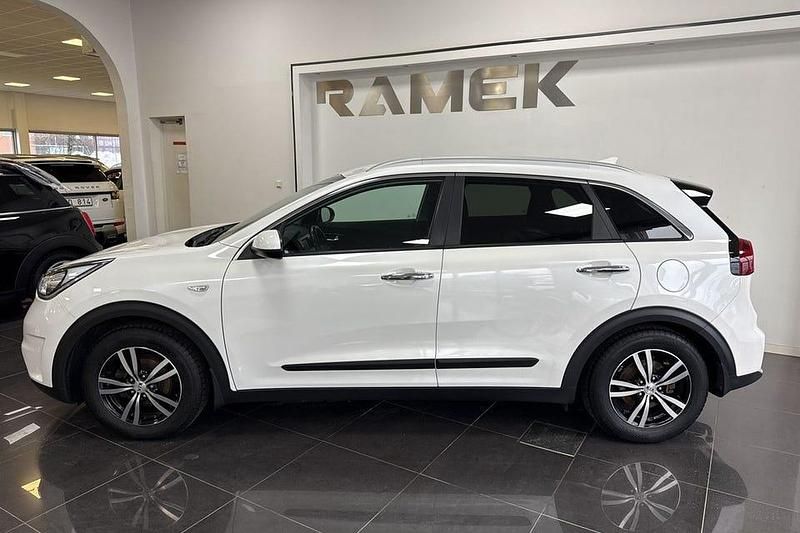 Begagnad Kia Niro Advance 141 HK (103 kW) 2017 Vit SUV