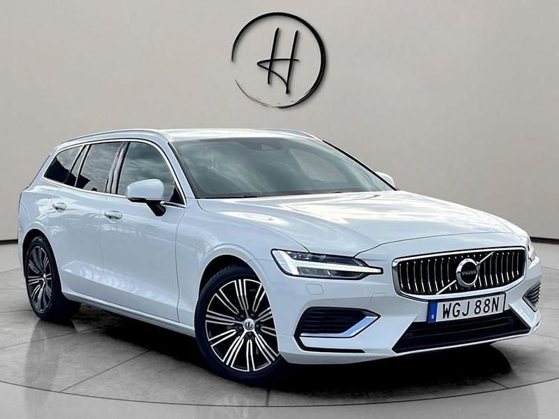 Vit Begagnad 2021 Volvo V60 Inscription Kombi | 249 900 kr (Bra pris) - Bild 1/4