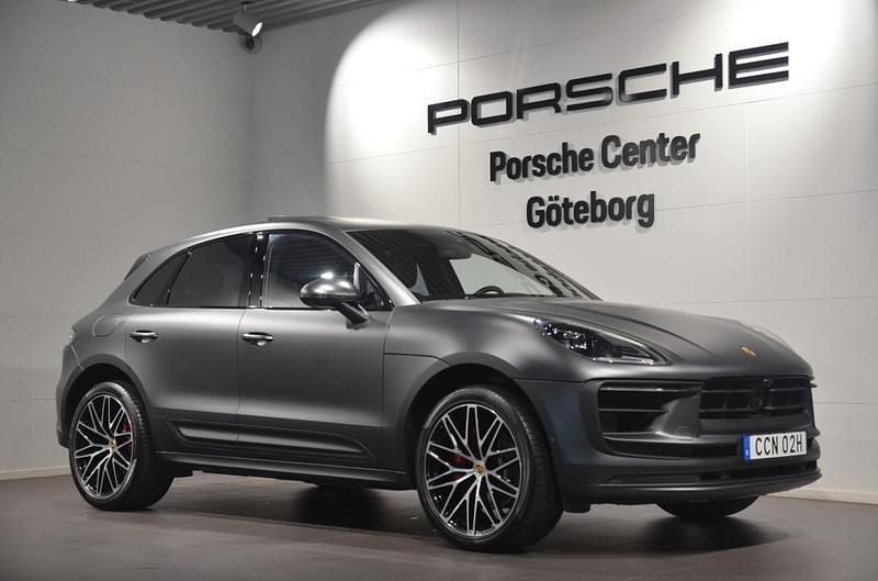 Silver Begagnad 2022 Porsche Macan S SUV | 829 000 kr (Marknadspris) - Bild 1/4