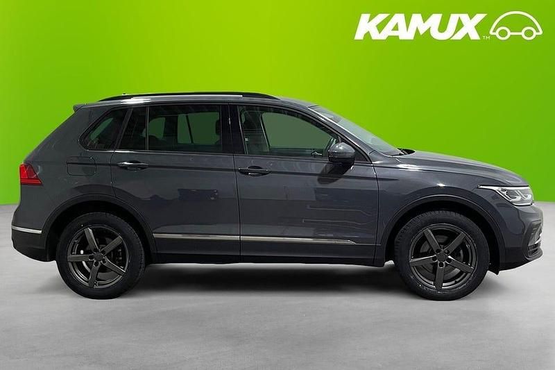 Begagnad VW Tiguan 150 HK (110 kW) 2021 Silver/grå SUV