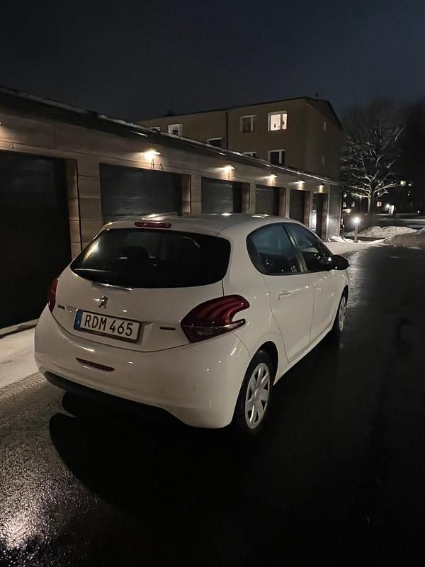 Begagnad Peugeot 208 82 HK (60 kW) 2017 Halvkombi