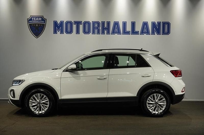 Vit Begagnad 2023 VW T-Roc SUV | 219 900 kr (Marknadspris) - Bild 1/4
