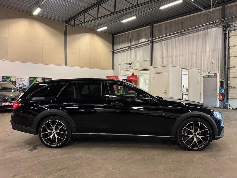Begagnad Mercedes E220 All-Terrain 194 HK (142 kW) 2021 Svart Kombi