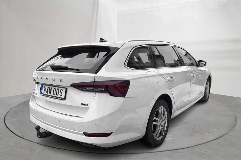Begagnad Skoda Octavia Style 110 HK (80 kW) 2023 Vit Kombi