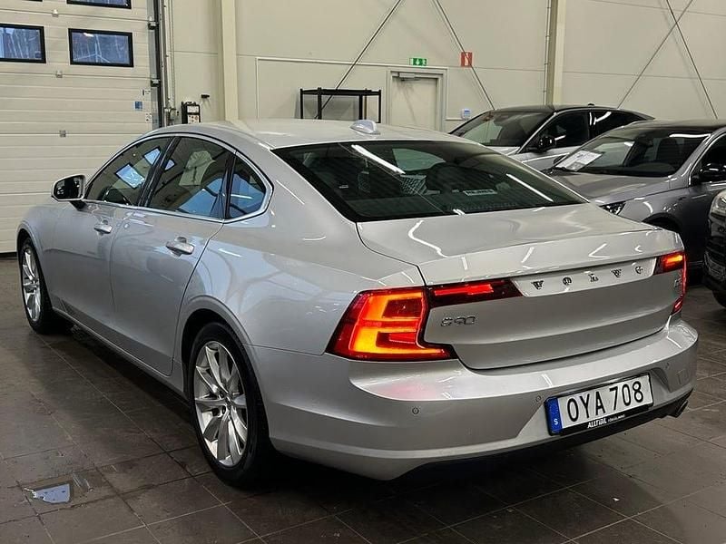 Begagnad Volvo S90 Business Edition 150 HK (110 kW) 2017 Silver Sedan