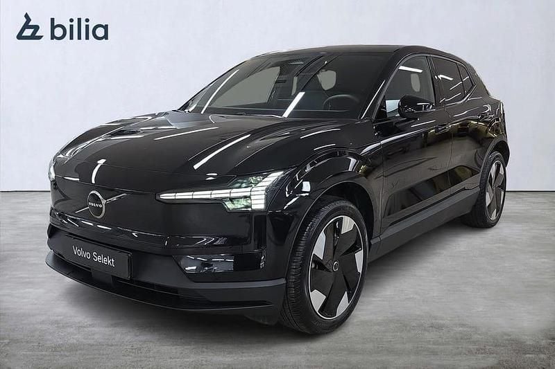 Svart Begagnad 2025 Volvo EX30 Single Motor Extended Range SUV | 399 000 kr (Marknadspris) - Bild 1/3