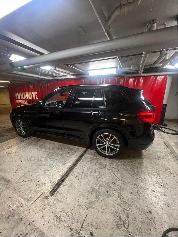 Svart Begagnad 2018 BMW X3 M Sport SUV | 349 000 kr (Marknadspris) - Bild 1/4