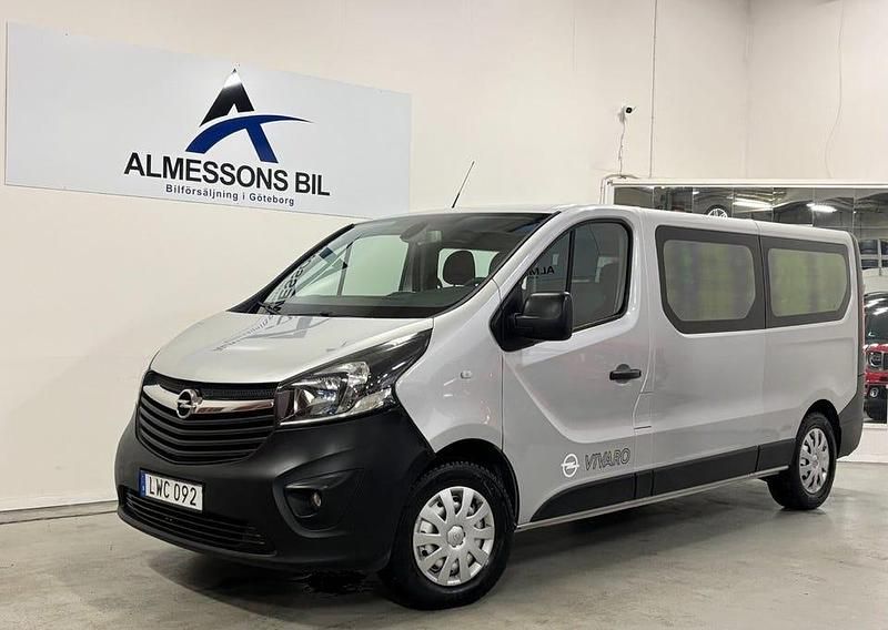Grå Begagnad 2015 Opel Vivaro Van | 119 900 kr (Lite dyr) - Bild 1/4