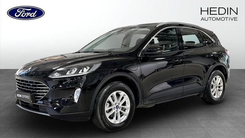 Svart (black) Begagnad 2022 Ford Kuga Titanium SUV | 269 900 kr (Bra pris) - Bild 1/4