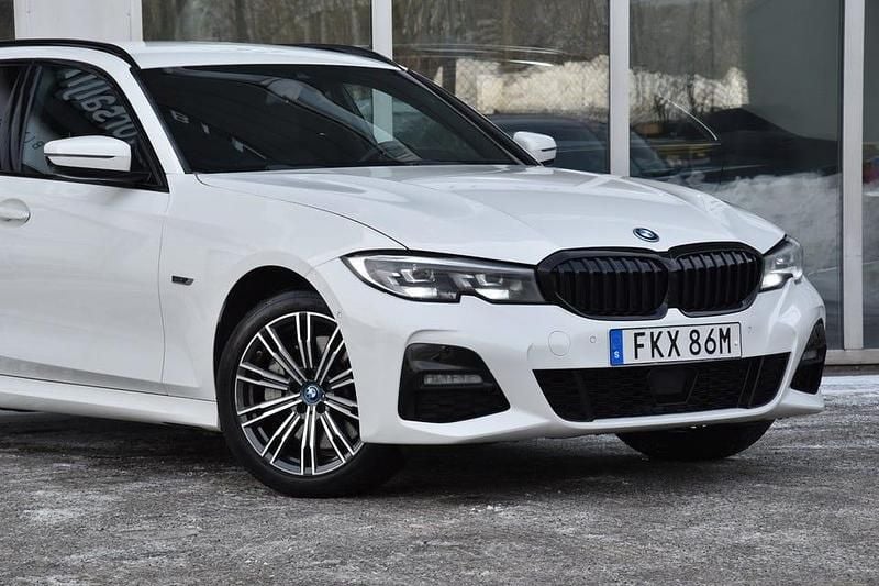 Begagnad BMW 330 M Sport 292 HK (214 kW) 2022 Vit Kombi