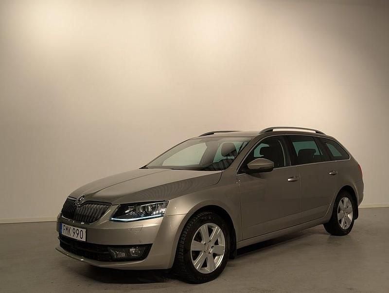 Ljusbrun Begagnad 2016 Skoda Octavia Style Kombi | 154 900 kr (Lite dyr) - Bild 1/4