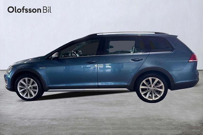 Blå Begagnad 2016 VW Golf Alltrack Kombi | 159 000 kr (Marknadspris) - Bild 1/3
