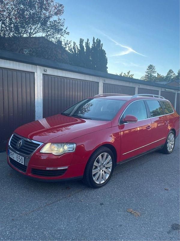 Röd Begagnad 2010 VW Passat Sportline Kombi | 49 900 kr (Marknadspris) - Bild 1/4