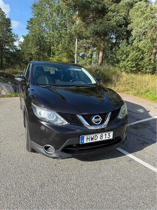 Svart Begagnad 2017 Nissan Qashqai SUV | 90 000 kr (Superpris) - Bild 1/4