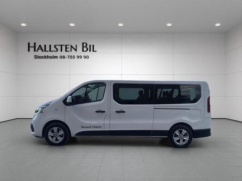 Vit Begagnad 2020 Renault Trafic Minibuss | 329 000 kr - Bild 1/4