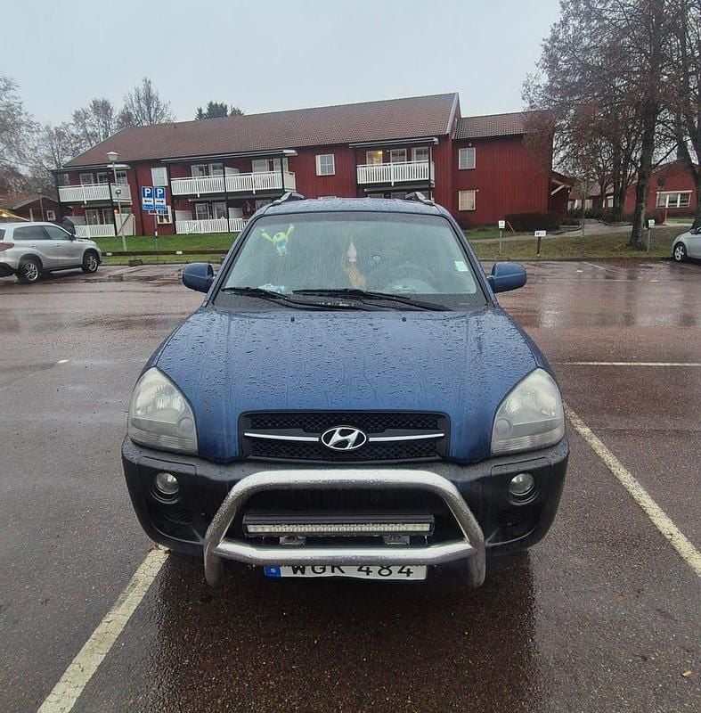 Begagnad 2005 Hyundai Tucson SUV | 40 000 kr (Marknadspris) - Bild 1/4