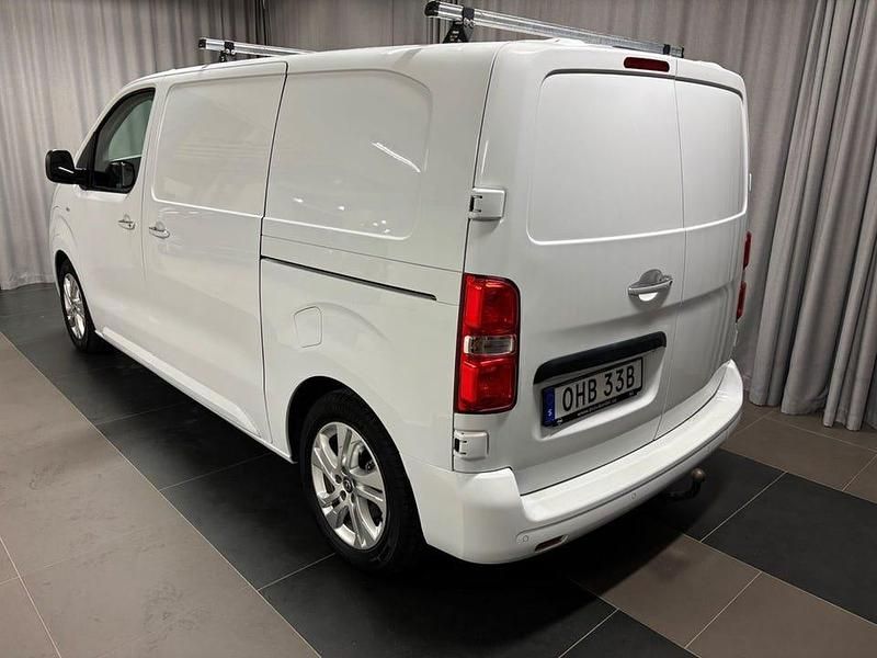 Begagnad Opel Vivaro-e Combi 100 kW (136 HK) 2022 Vit Van