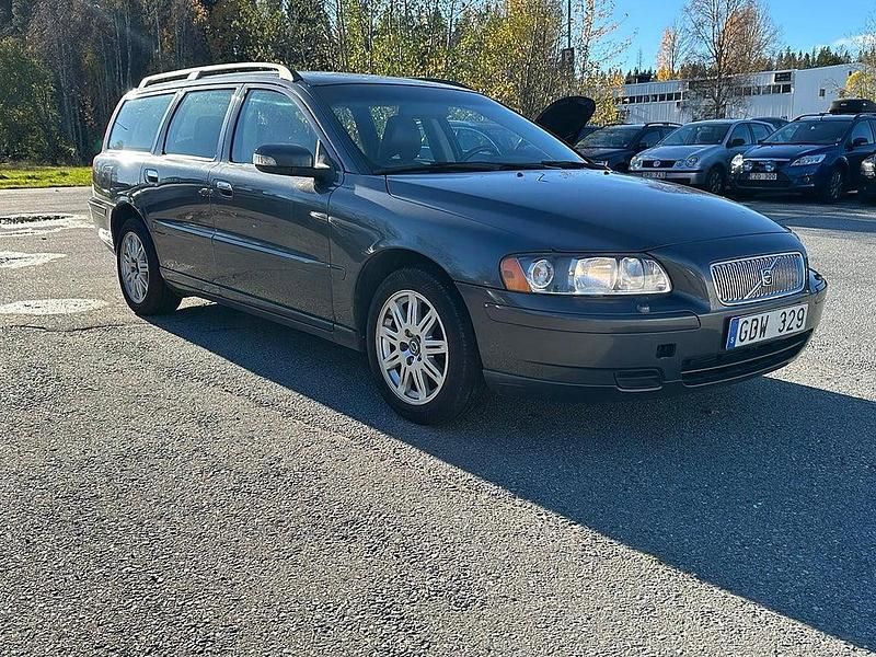 Begagnad Volvo V70 Kinetic 140 HK (102 kW) 2007 Grå Kombi
