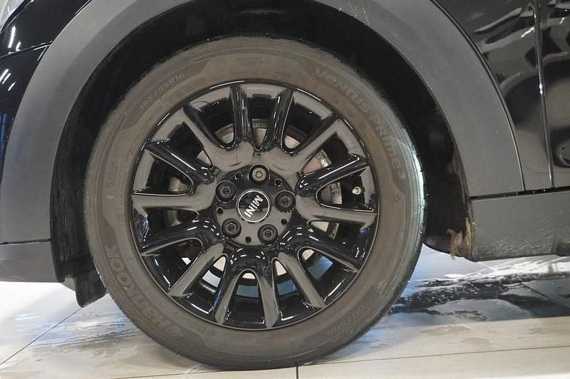 Begagnad Mini Cooper 177 HK (130 kW) 2023 Midnight black ii Halvkombi