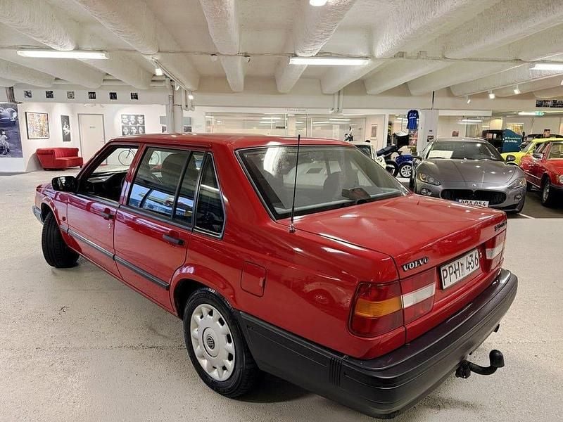 Begagnad Volvo 940 165 HK (121 kW) 1993 Röd Sedan