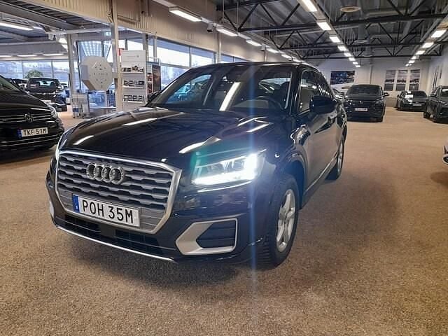 Svart Begagnad 2020 Audi Q2 Sport SUV | 219 900 kr (Marknadspris) - Bild 1/4
