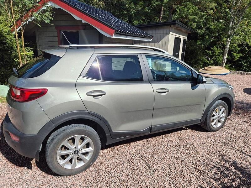 Grön Begagnad 2019 Kia Stonic Advance SUV | 135 000 kr (Bra pris) - Bild 1/4