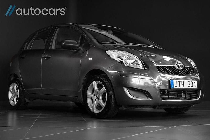 Mörkgrå Begagnad 2008 Toyota Yaris Halvkombi | 59 000 kr (Dyr) - Bild 1/4