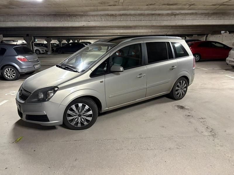 Begagnad 2007 Opel Zafira Minibuss | 30 000 kr - Bild 1/1