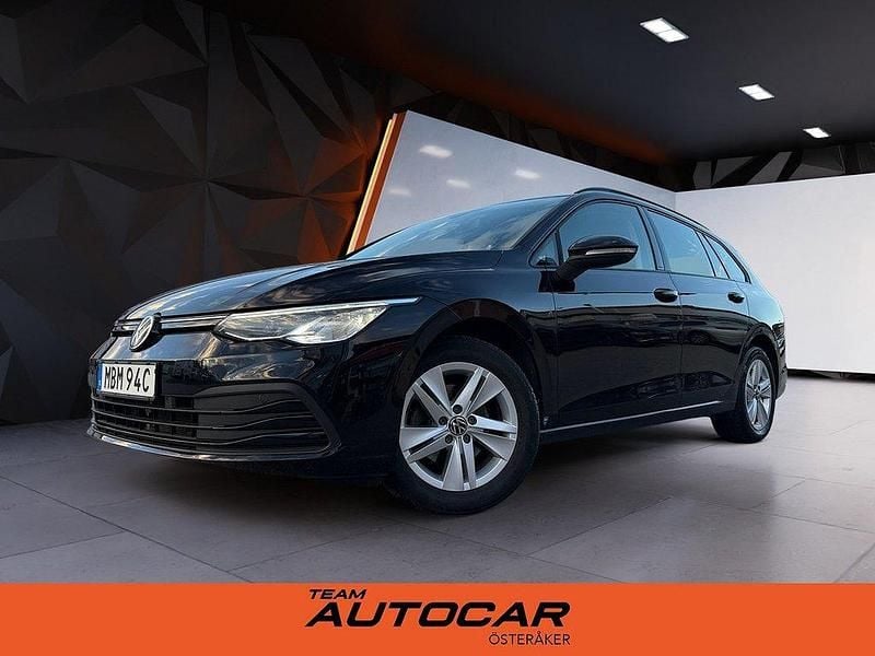 Svart Begagnad 2022 VW Golf VIII Kombi | 214 900 kr (Bra pris) - Bild 1/4