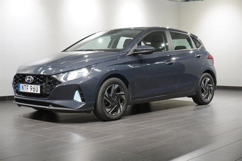 Grå Begagnad 2023 Hyundai i20 Essential Halvkombi | 209 900 kr - Bild 1/2