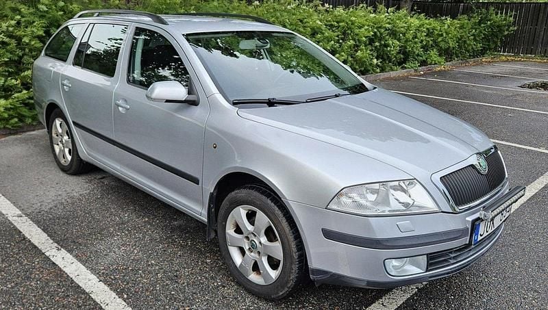 Silver Begagnad 2008 Skoda Octavia Kombi | 39 900 kr - Bild 1/4
