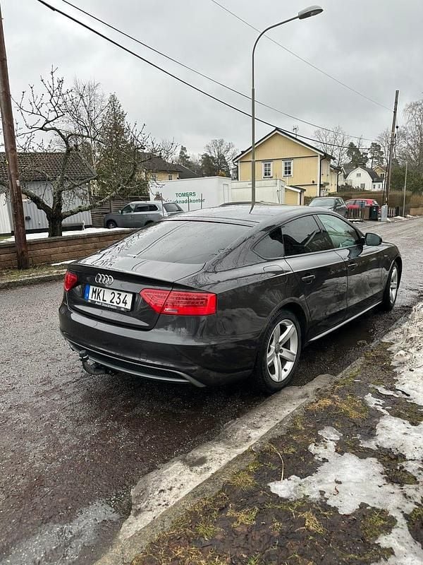 Begagnad Audi A5 Sportback 177 HK (130 kW) 2014 Mörkgrå metallic Halvkombi