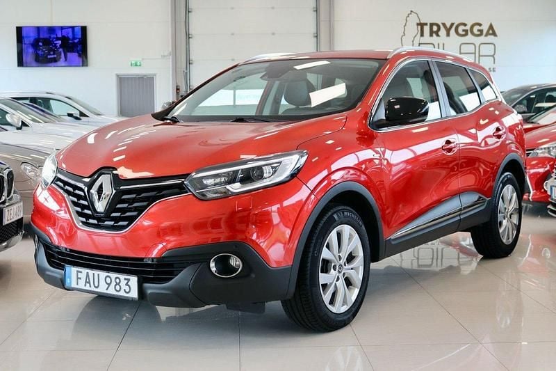 Röd Begagnad 2018 Renault Kadjar LIMITED SUV | 134 900 kr (Marknadspris) - Bild 1/4