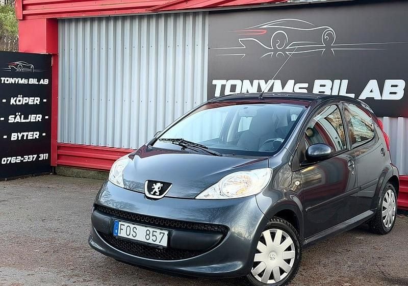 Grå Begagnad 2008 Peugeot 107 Halvkombi | 36 900 kr (Bra pris) - Bild 1/4