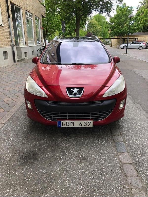 Röd Begagnad 2010 Peugeot 308 Kombi | 18 000 kr (Superpris) - Bild 1/4