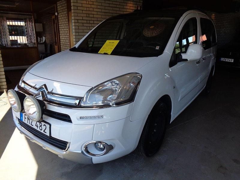 Vit Begagnad 2014 Citroën Berlingo Minibuss | 105 000 kr (Lite dyr) - Bild 1/4