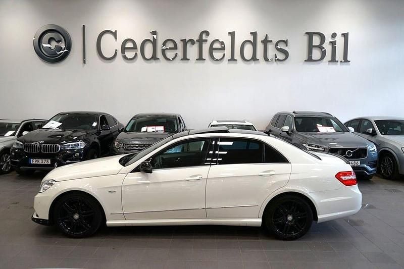 Vit Begagnad 2010 Mercedes E220 Avantgarde Sedan | 139 900 kr (Lite dyr) - Bild 1/3