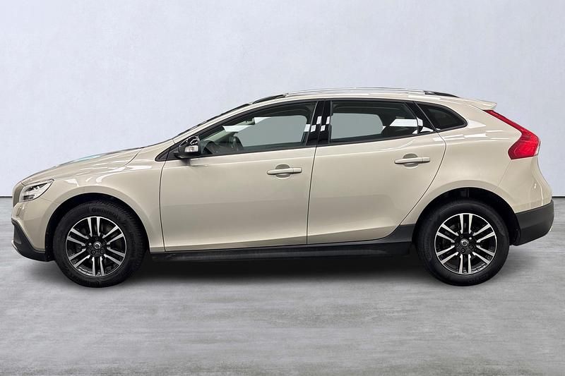 Begagnad Volvo V40 CC Business Edition 121 HK (88 kW) 2017 Brun Kombi