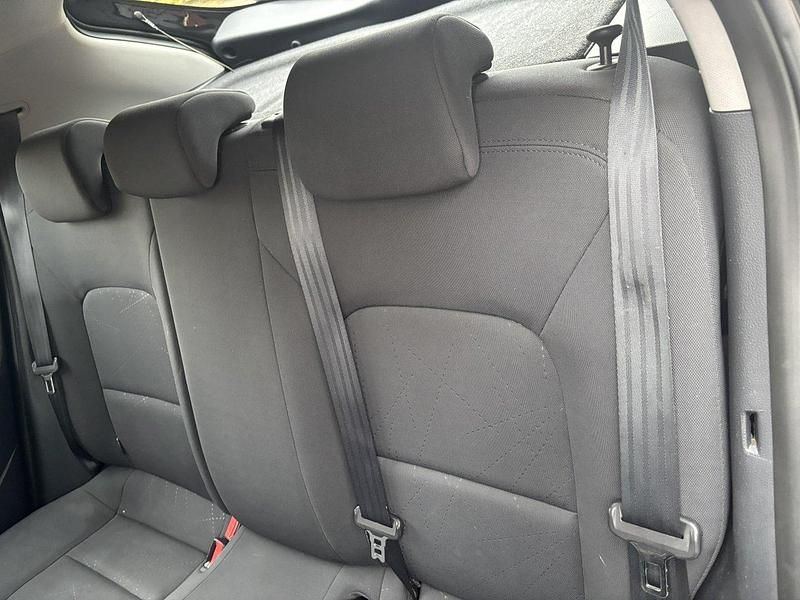 Svart Begagnad 2012 Kia Rio Halvkombi | 24 900 kr (Lite dyr) - Bild 1/4
