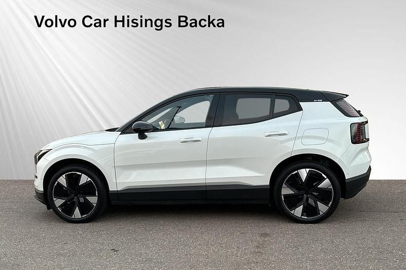 Begagnad Volvo EX30 Single Motor Extended Range 202 kW (275 HK) 2025 Vit SUV