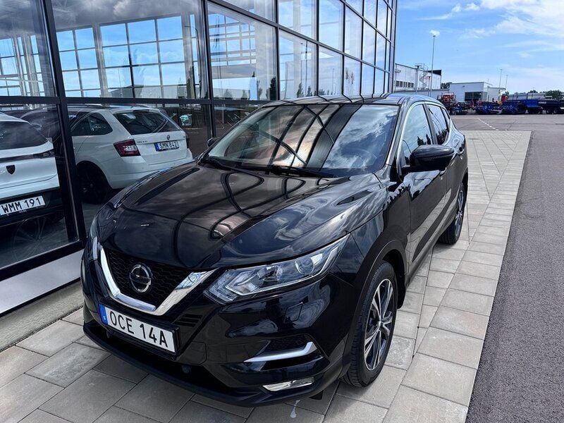 Svart Begagnad 2019 Nissan Qashqai 360º SUV | 174 900 kr (Bra pris) - Bild 1/4