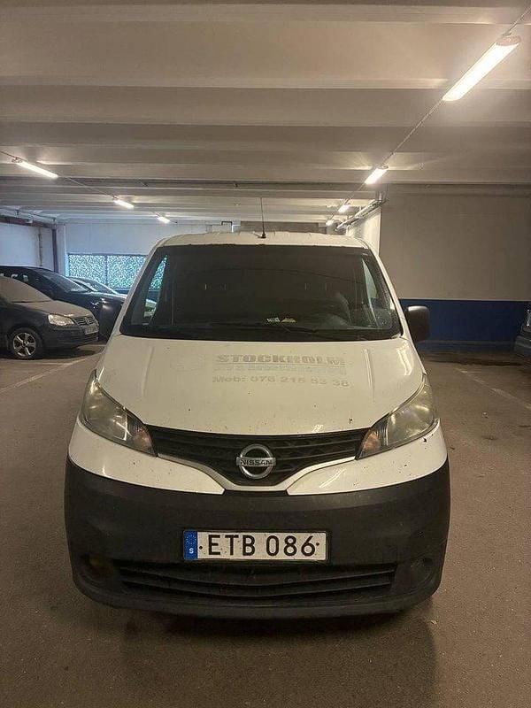 Vit Begagnad 2015 Nissan NV200 Van | 39 900 kr (Bra pris) - Bild 1/4