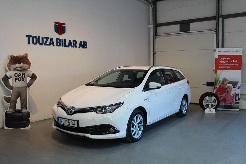 Vit Begagnad 2016 Toyota Auris Touring Sports Kombi | 119 900 kr (Marknadspris) - Bild 1/4