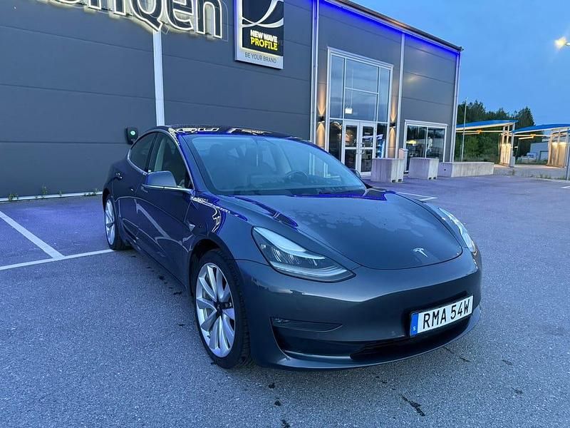 Begagnad Tesla Model 3 Long Range AWD 353 kW (480 HK) 2019 Sedan